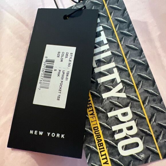 U.P.W.W. Graphic T-Shirt Unique Pink Men’s Sz.S NWT - Picture 3 of 6